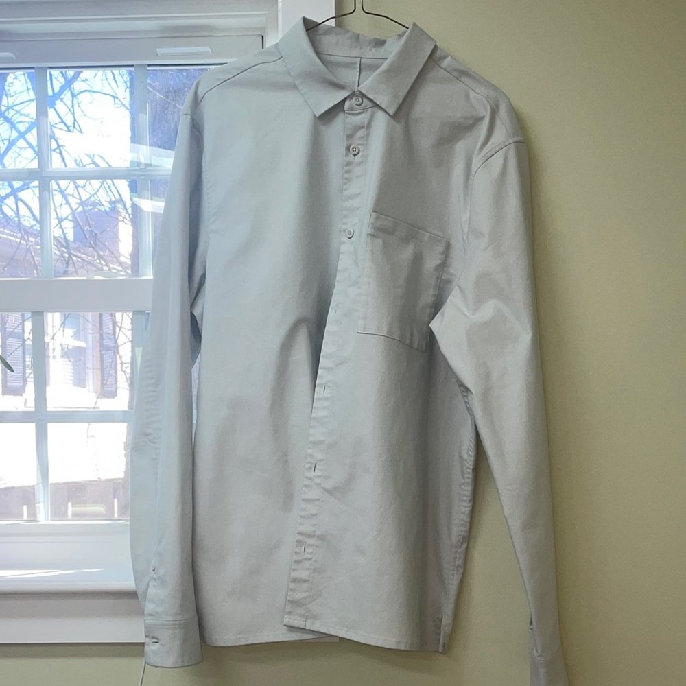 Lululemon Men's Light Gray Shirt